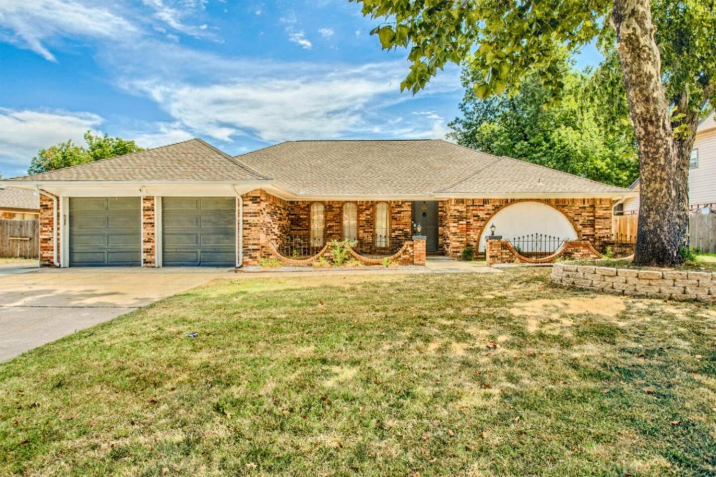 Вілла New Hummingbird Haven - Nw Okc, Billiards, Firepit Оклахома-Сіті Екстер'єр фото